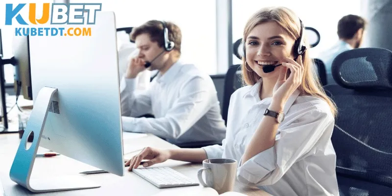 Đội ngũ hỗ trợ khách hàng chuyên nghiệp, phục vụ tận tâm suốt 24/7